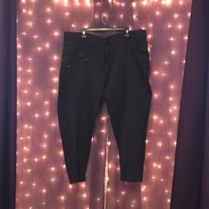 Modern skinny capri